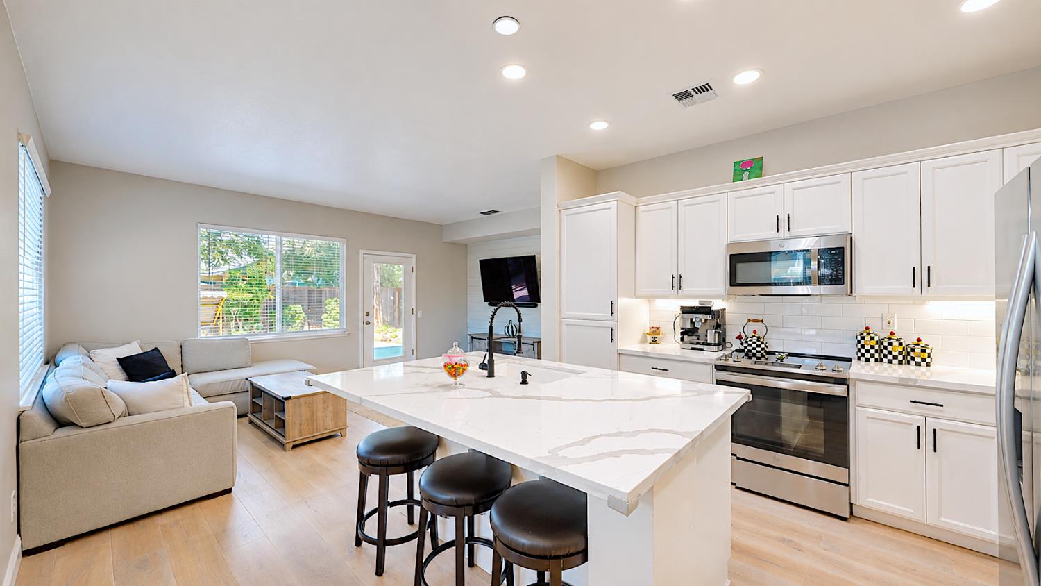 4203 Motif Ct, Turlock, CA 95382