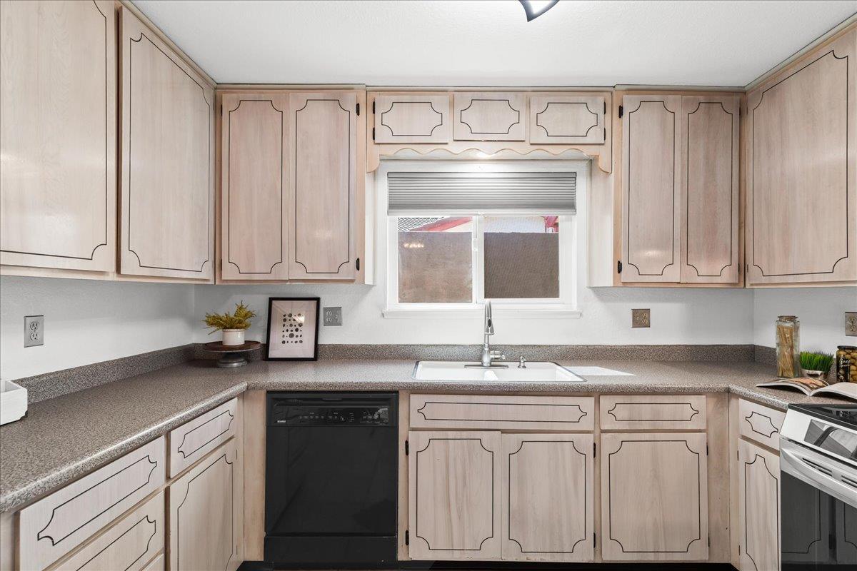 800 W Union Ave, Modesto, CA 95356