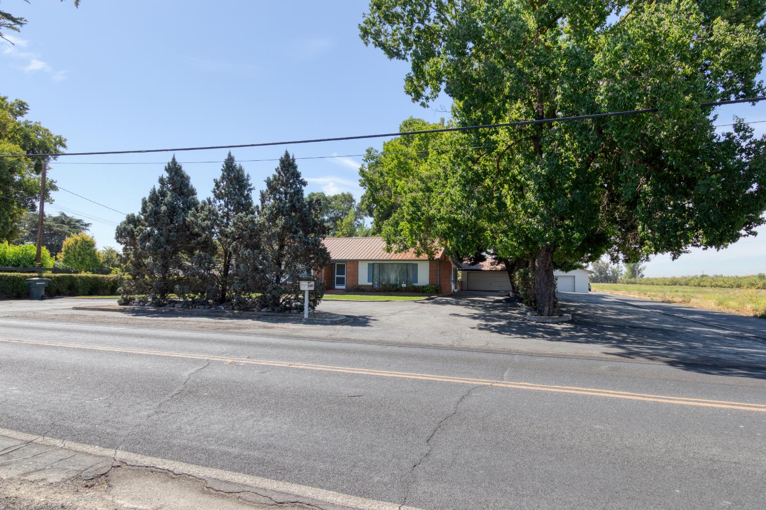 3460 E Service Rd, Ceres, CA 95307