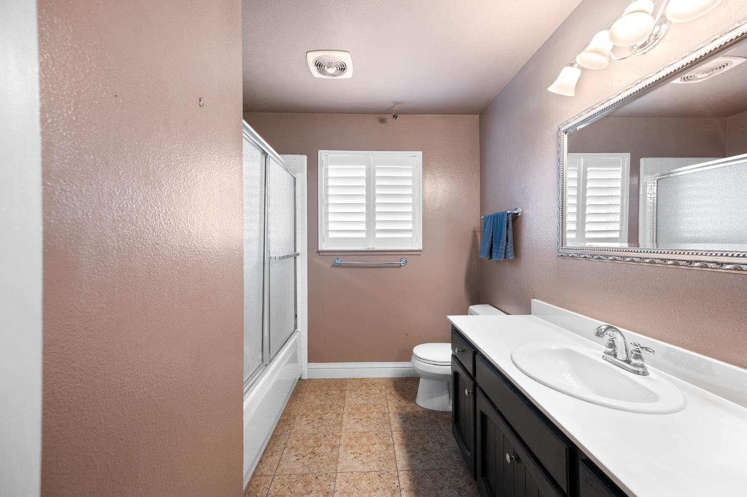 3609 Kona Oak Dr, Modesto, CA 95355