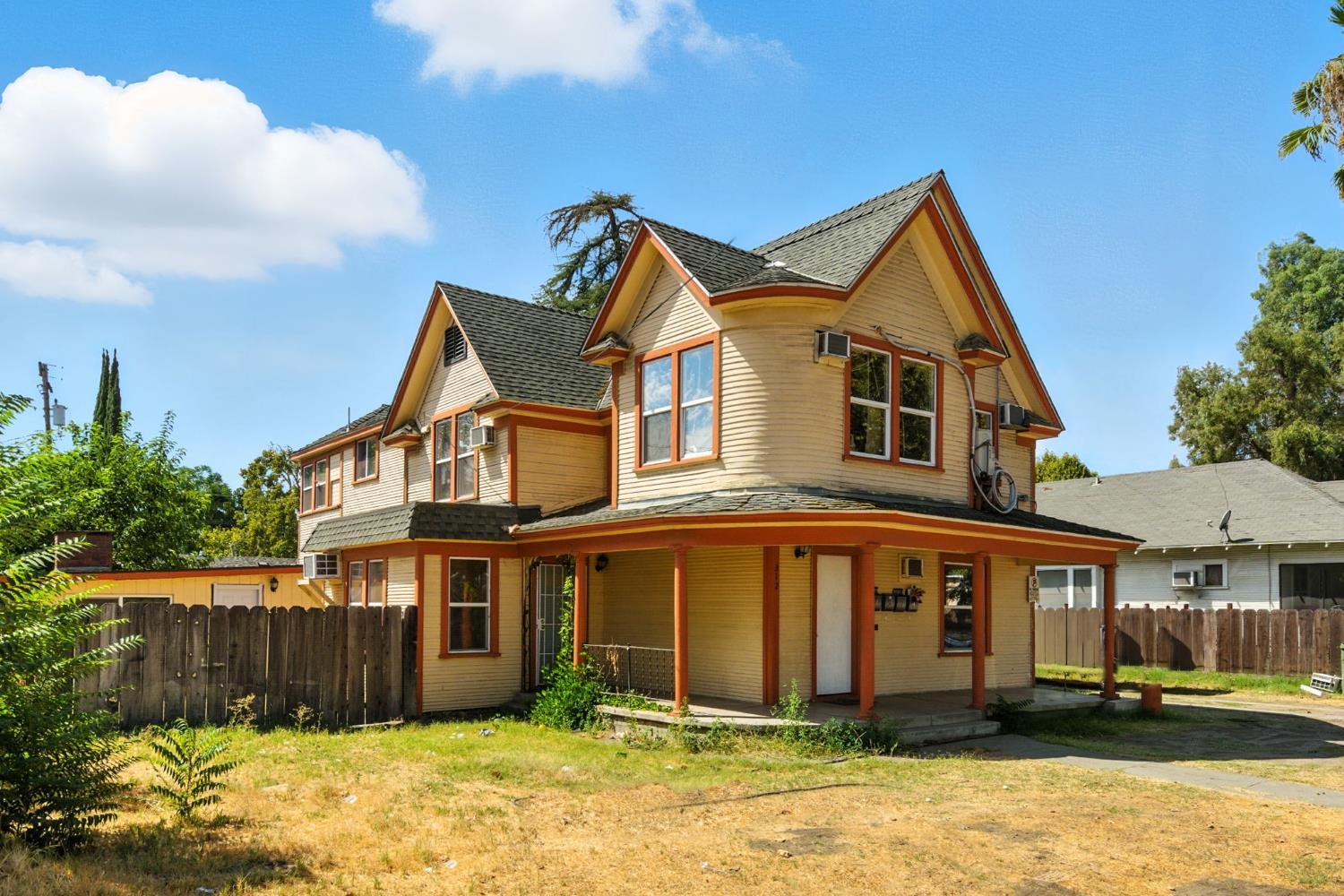 312 W Main St, Turlock, CA 95380
