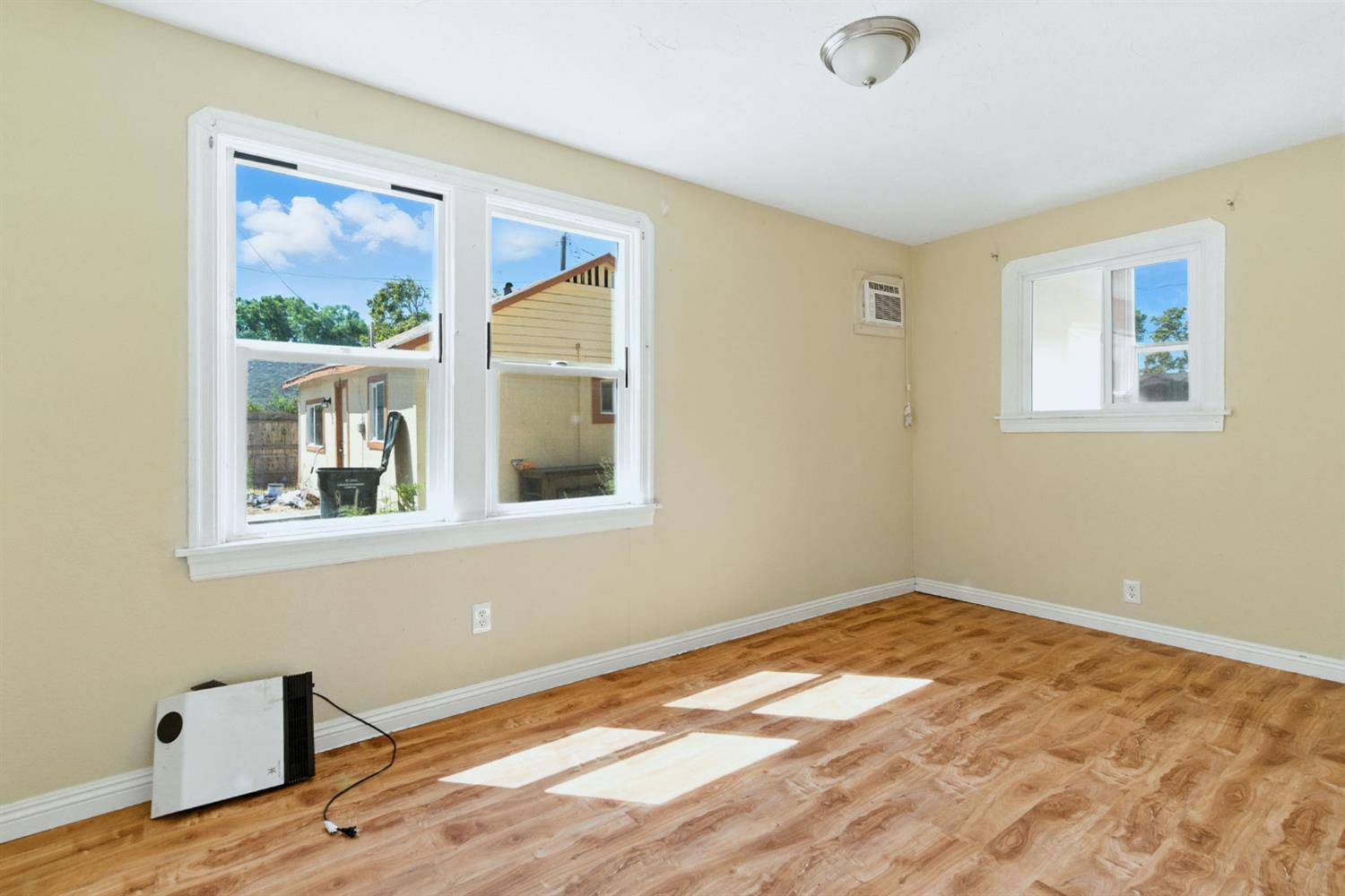 312 W Main St, Turlock, CA 95380