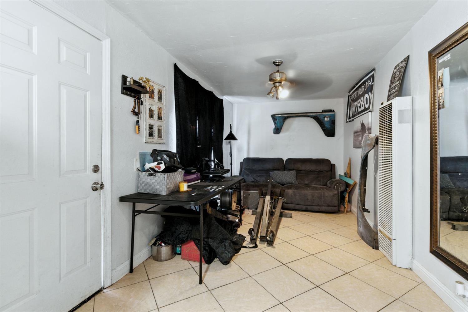 312 W Main St, Turlock, CA 95380