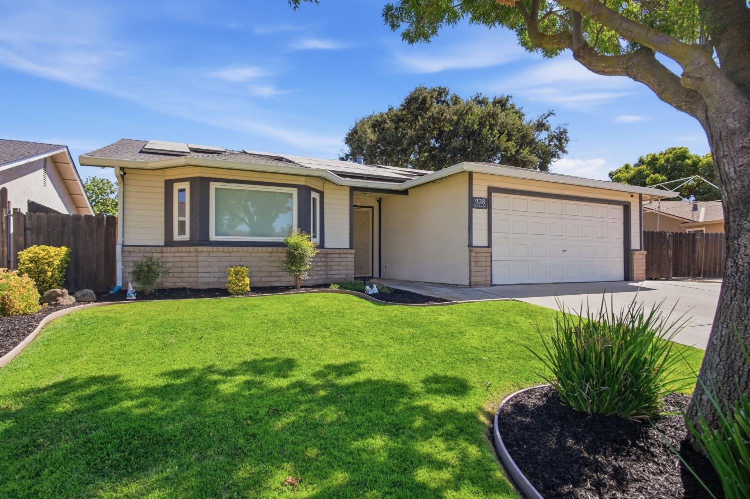 928 Valley Wind Way, Ceres, CA 95351