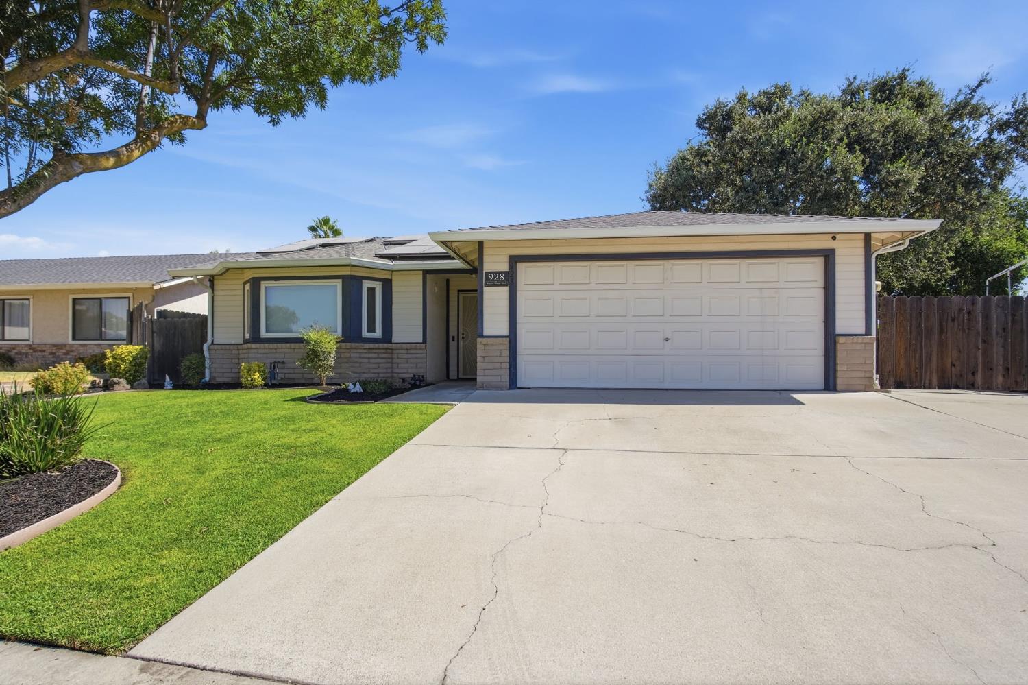 928 Valley Wind Way, Ceres, CA 95351