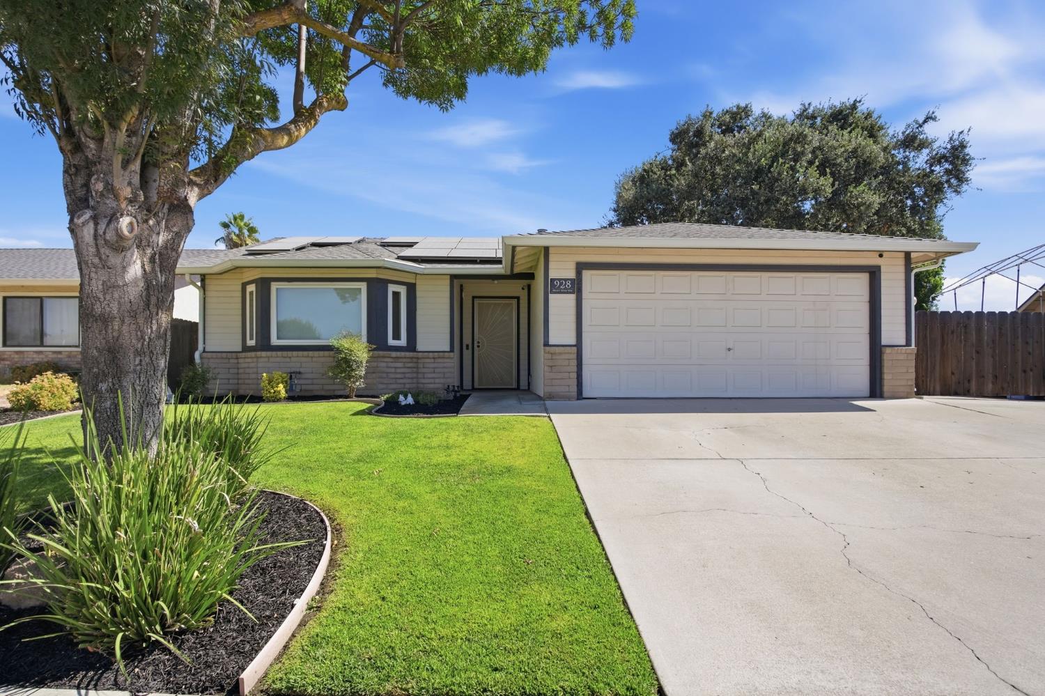 928 Valley Wind Way, Ceres, CA 95351