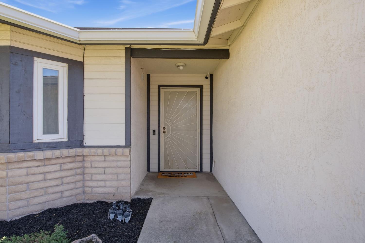 928 Valley Wind Way, Ceres, CA 95351
