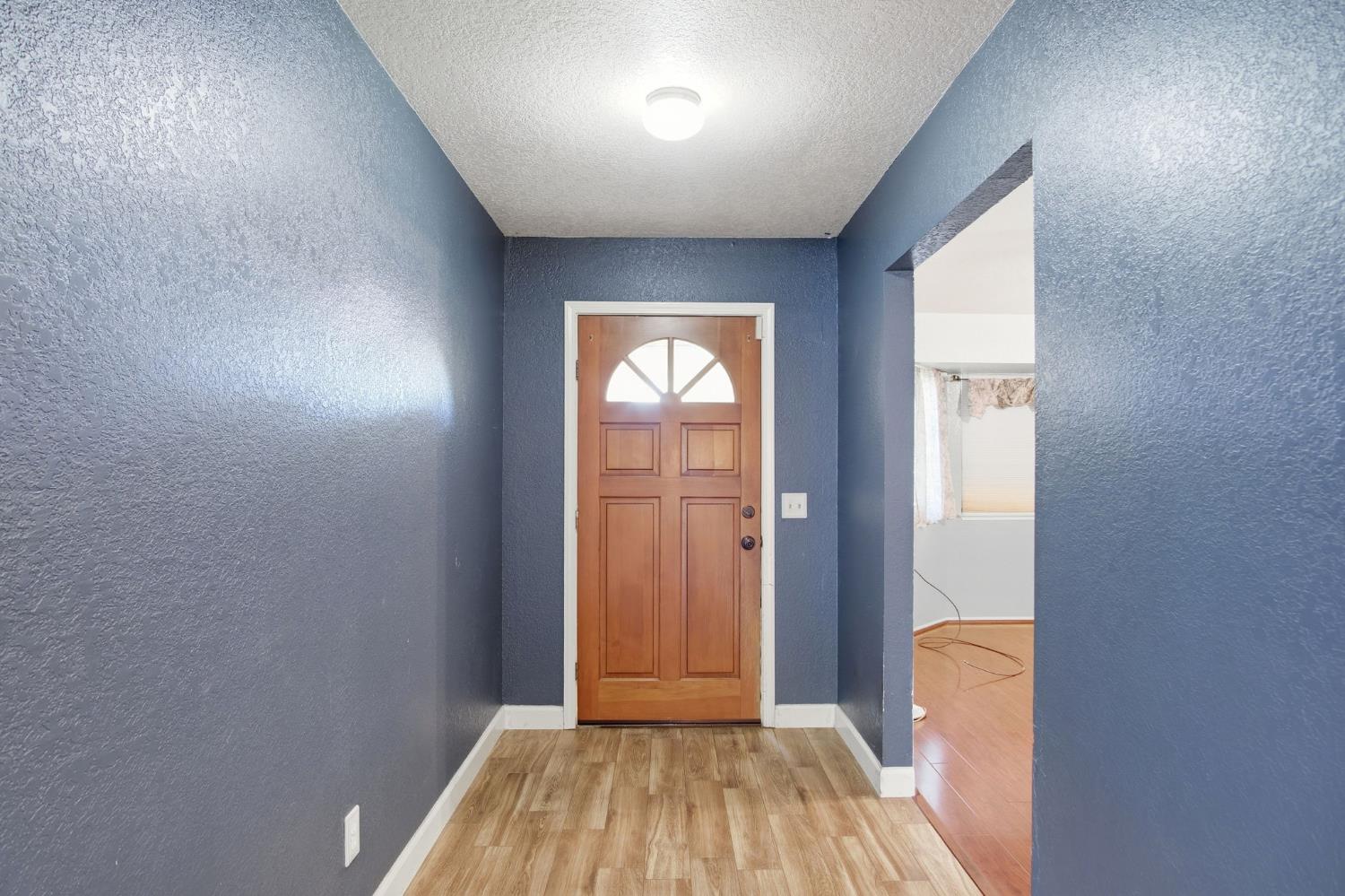928 Valley Wind Way, Ceres, CA 95351