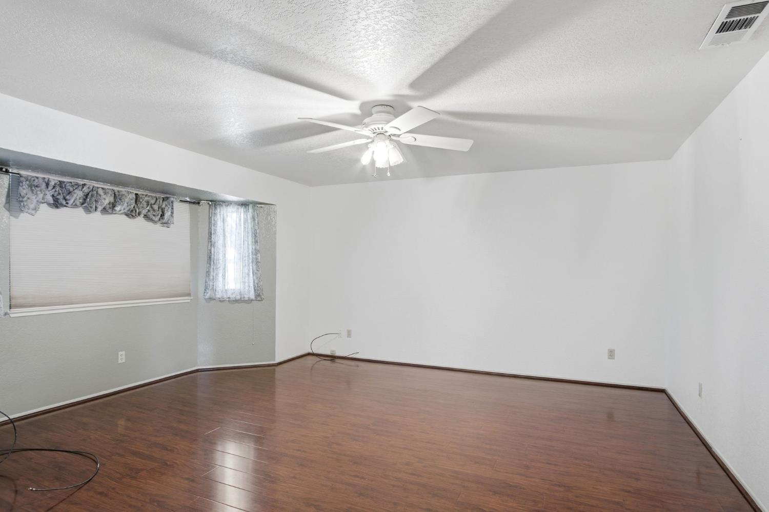 928 Valley Wind Way, Ceres, CA 95351