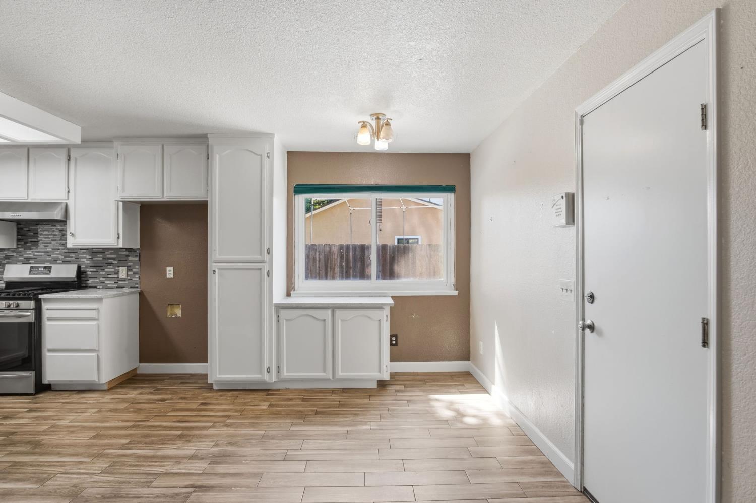 928 Valley Wind Way, Ceres, CA 95351