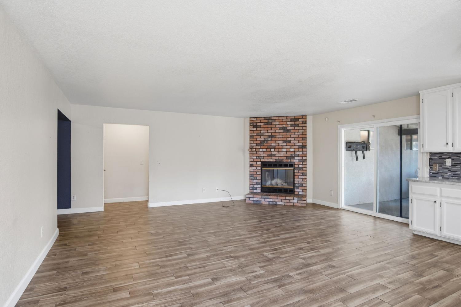 928 Valley Wind Way, Ceres, CA 95351