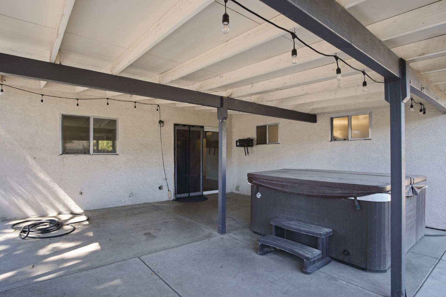 928 Valley Wind Way, Ceres, CA 95351