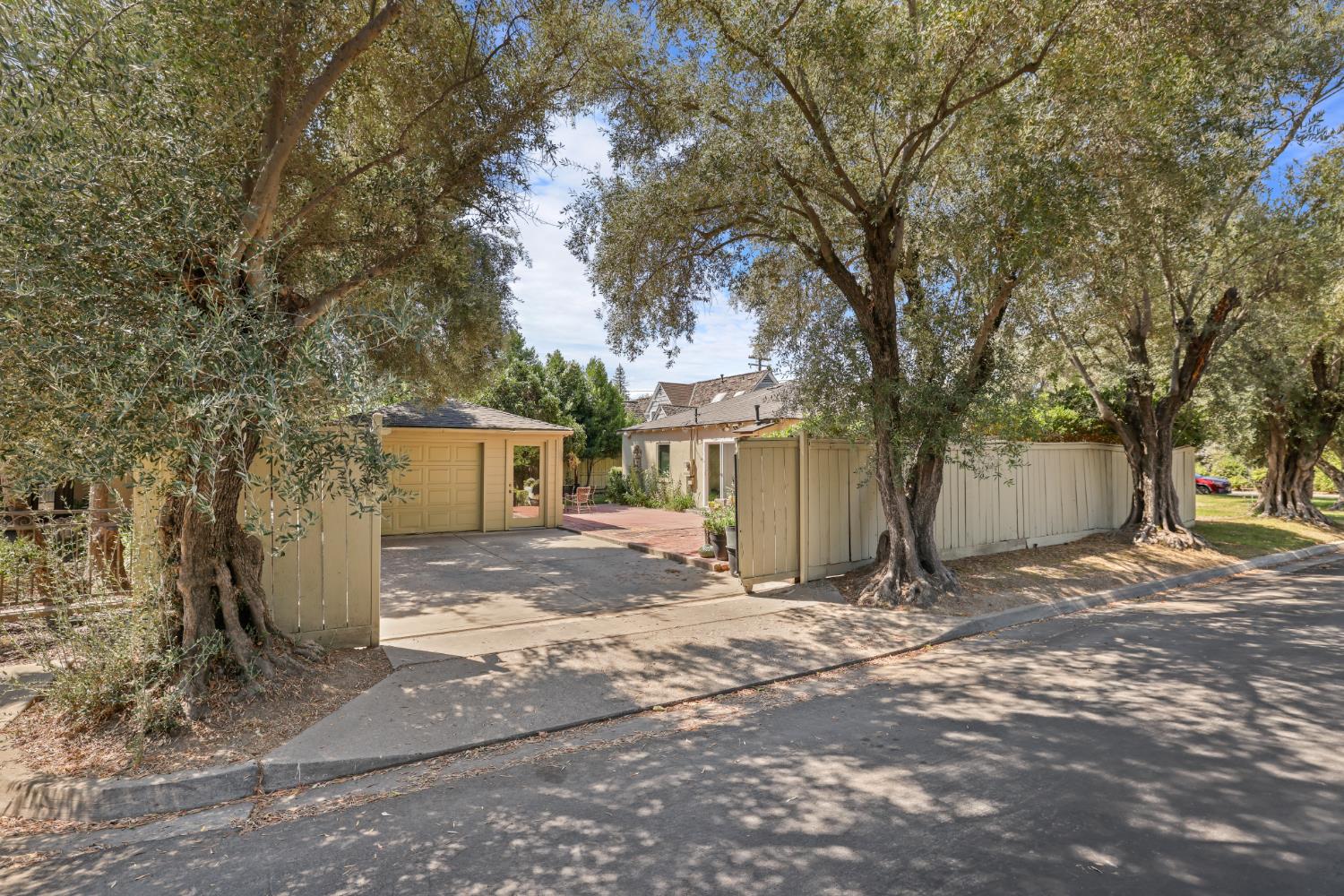 814 Geer Ave, Modesto, CA 95354