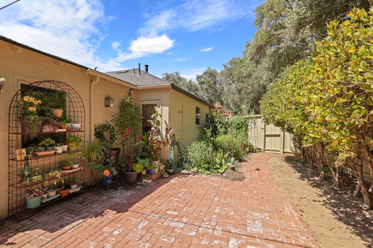 814 Geer Ave, Modesto, CA 95354