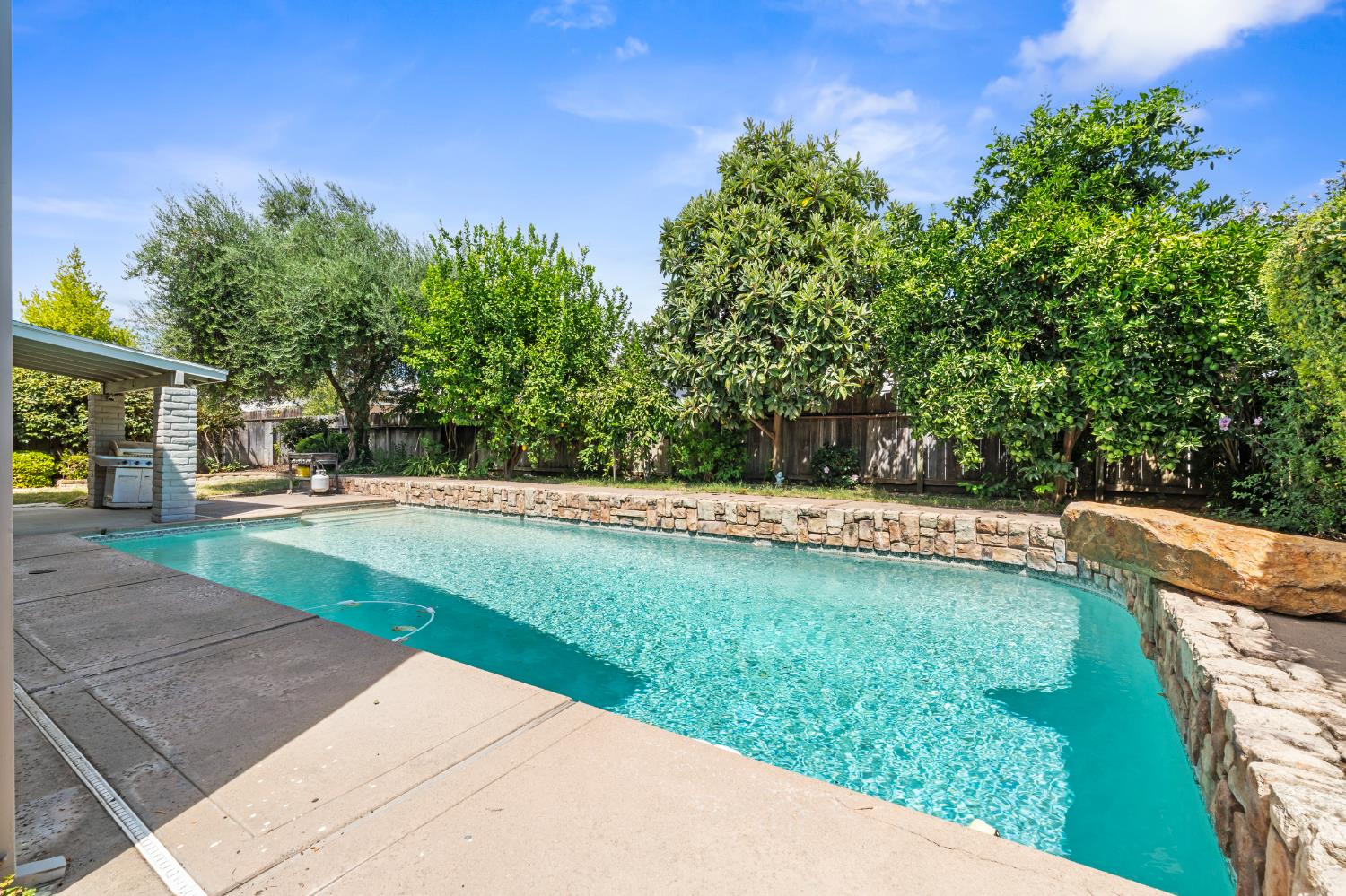 2017 Bridgewood Way, Modesto, CA 95355