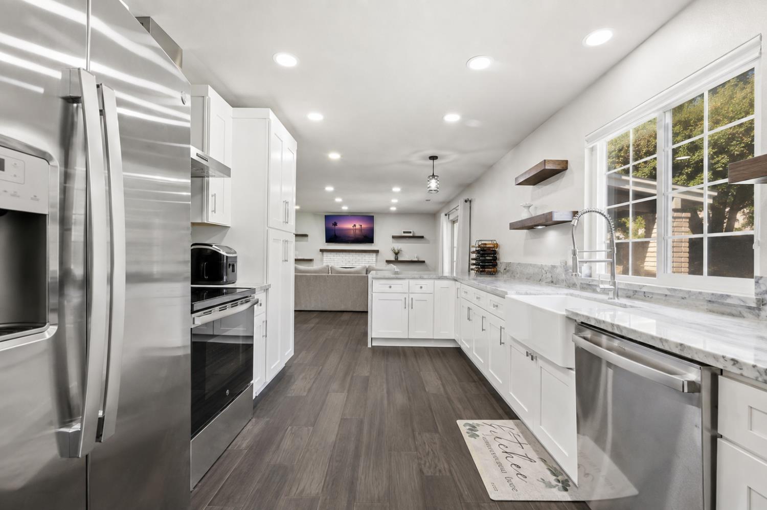 2017 Bridgewood Way, Modesto, CA 95355