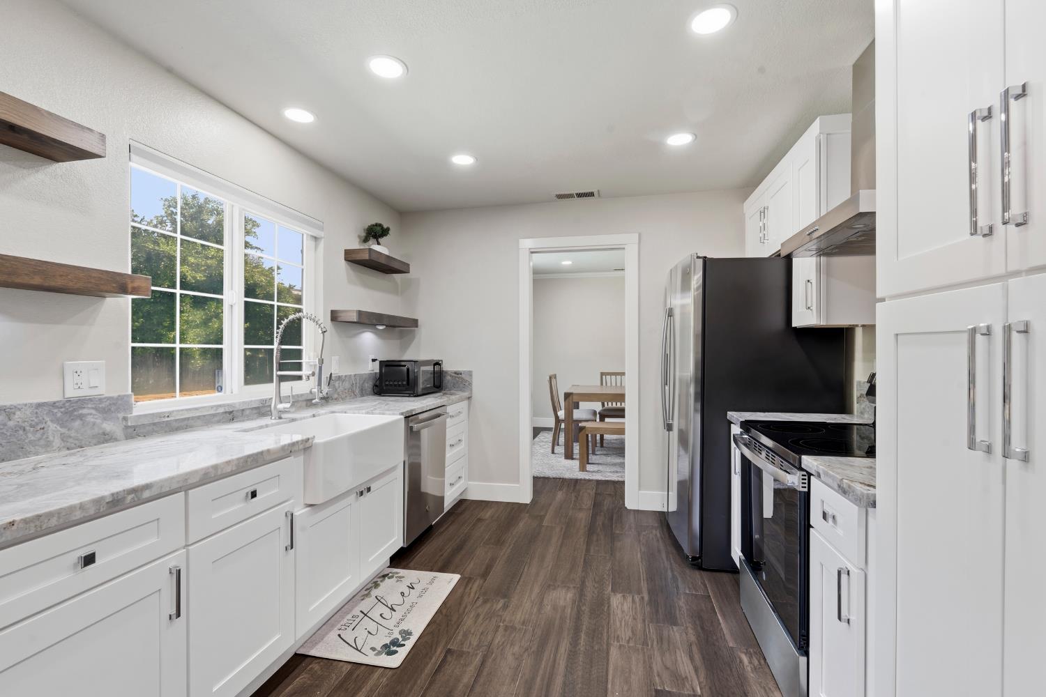 2017 Bridgewood Way, Modesto, CA 95355
