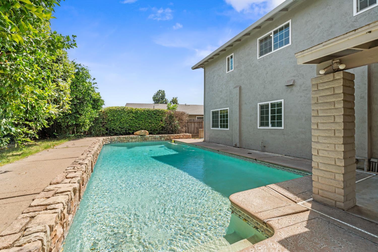 2017 Bridgewood Way, Modesto, CA 95355