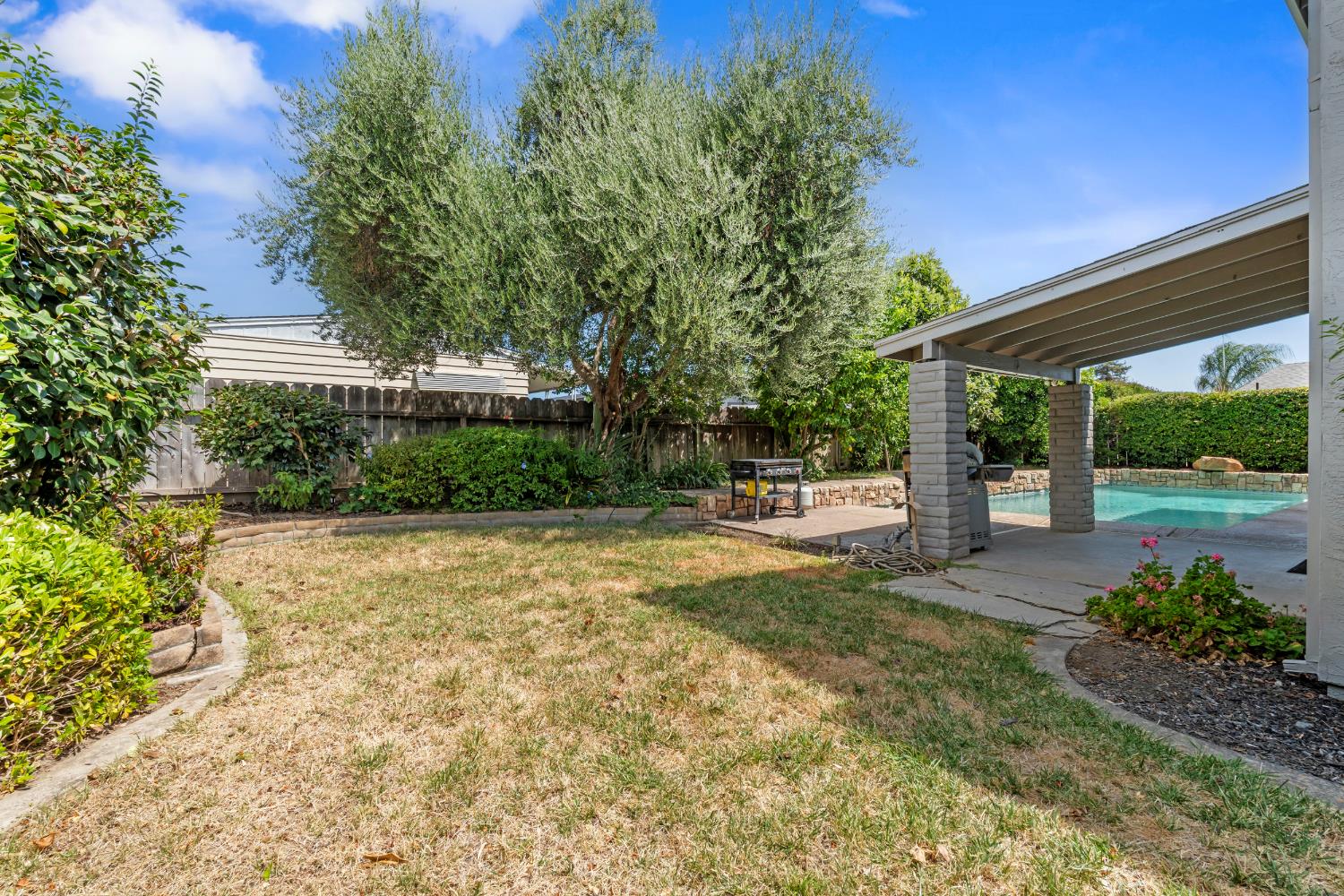 2017 Bridgewood Way, Modesto, CA 95355