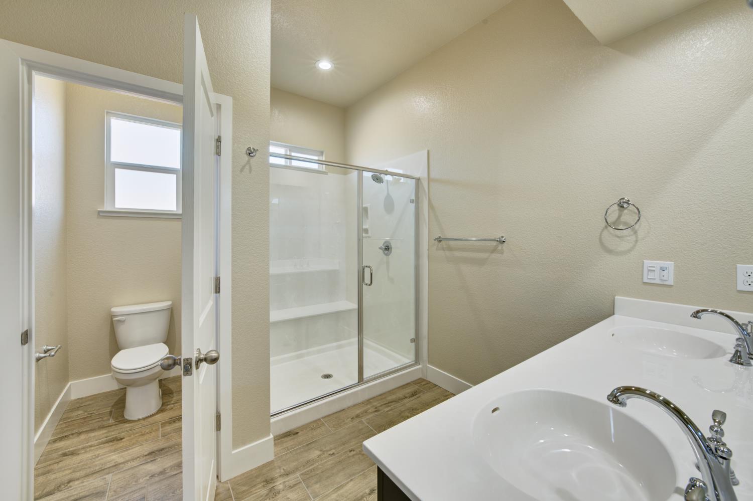 2336 Bharvani Ave, Manteca, CA 95337