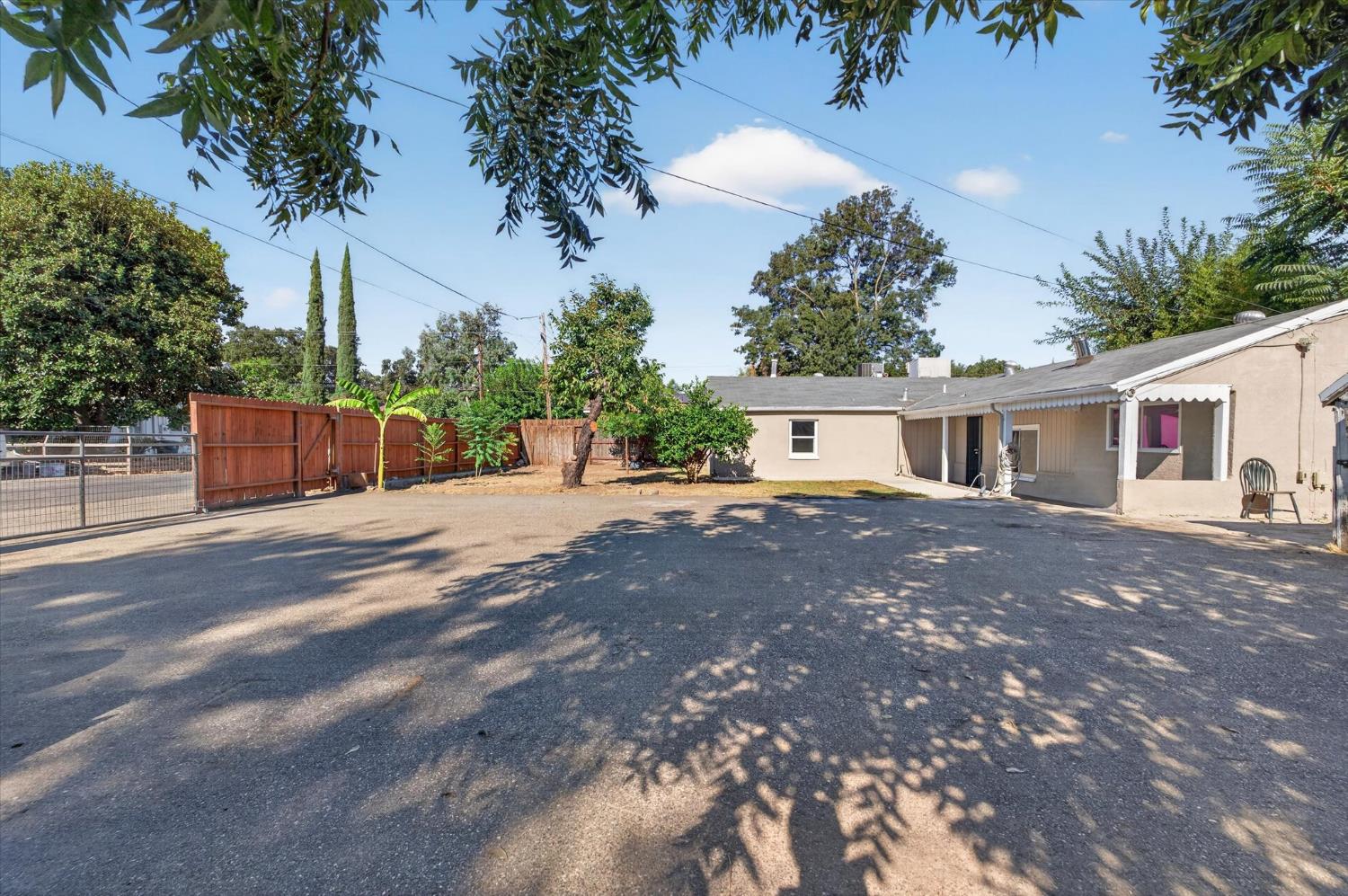 1111 El Vecino Ave, Modesto, CA 95350