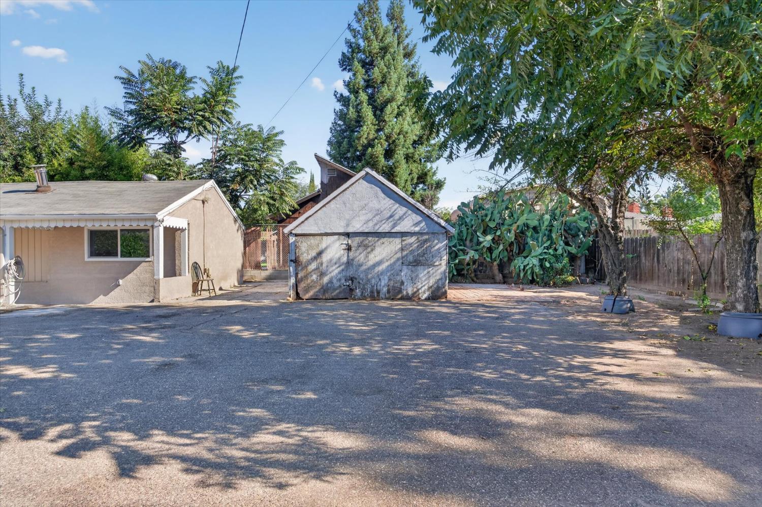 1111 El Vecino Ave, Modesto, CA 95350