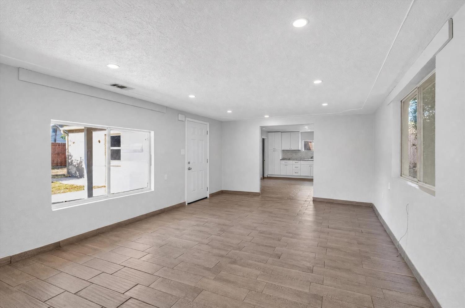 1111 El Vecino Ave, Modesto, CA 95350