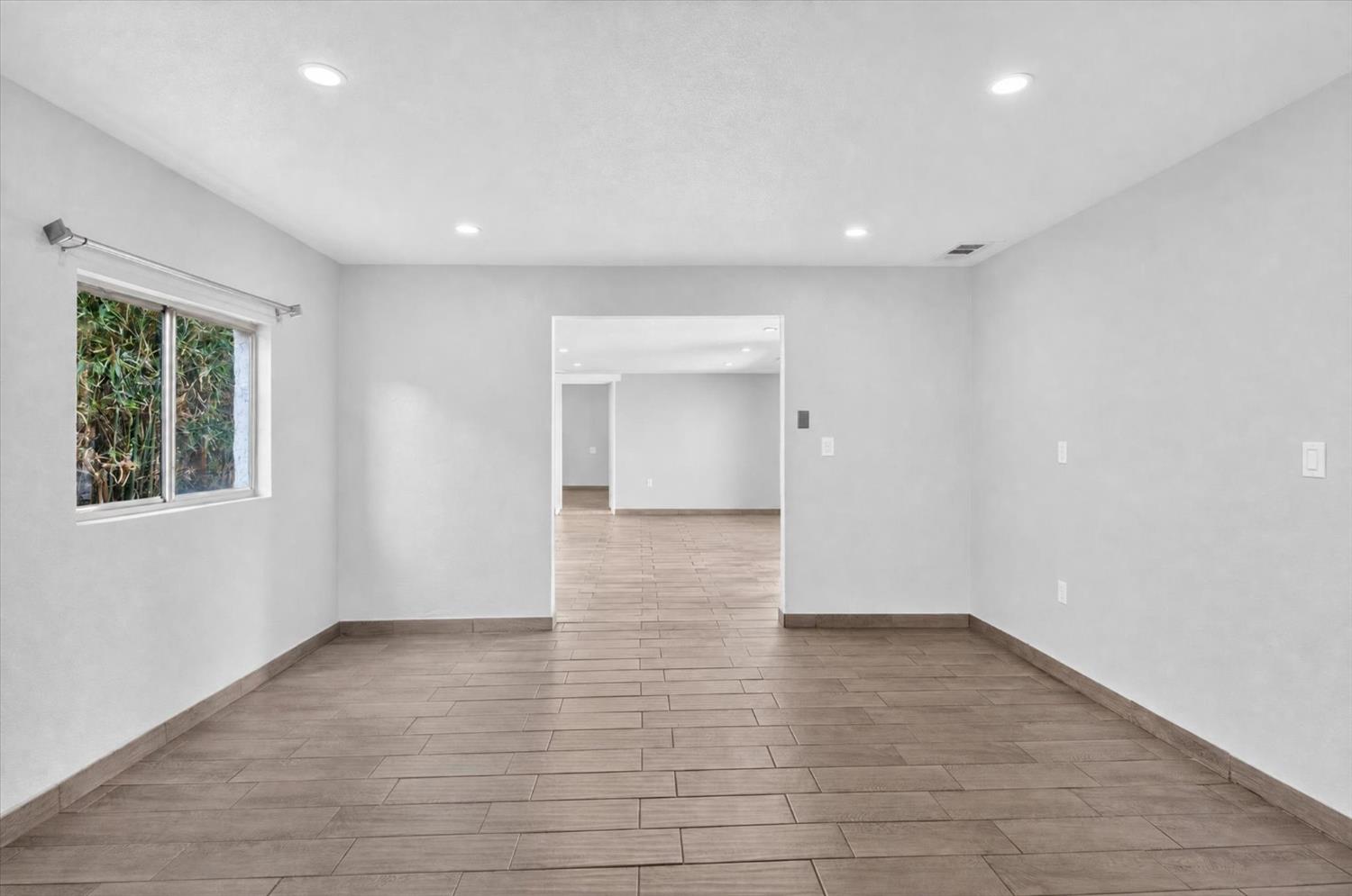 1111 El Vecino Ave, Modesto, CA 95350