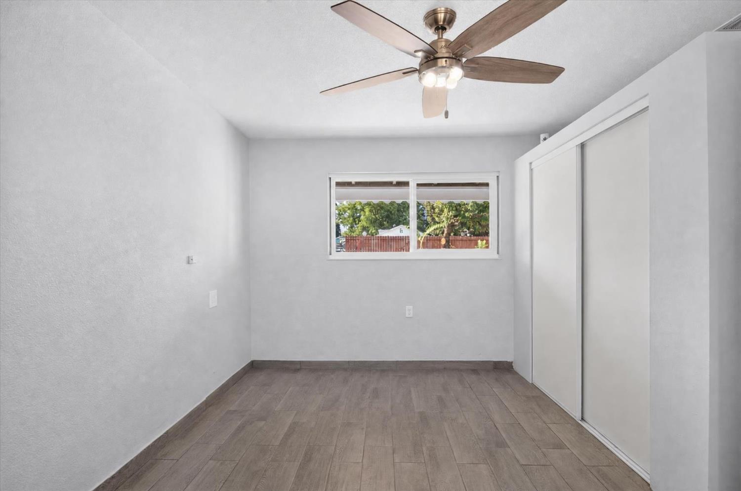1111 El Vecino Ave, Modesto, CA 95350