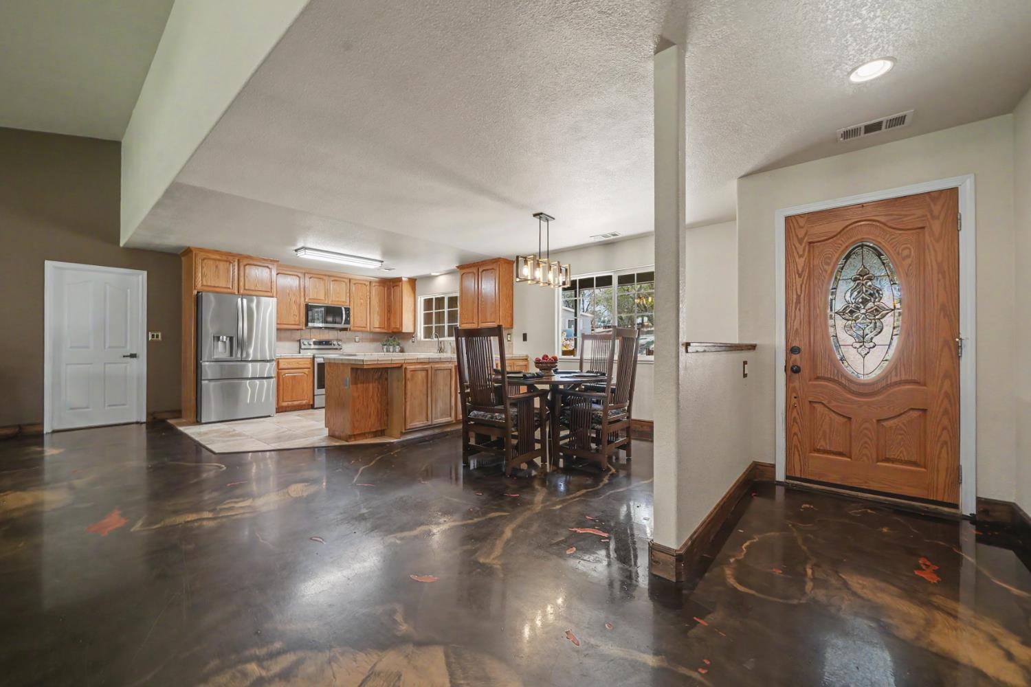 2384 Choctaw Rd, Copperopolis, CA 95228