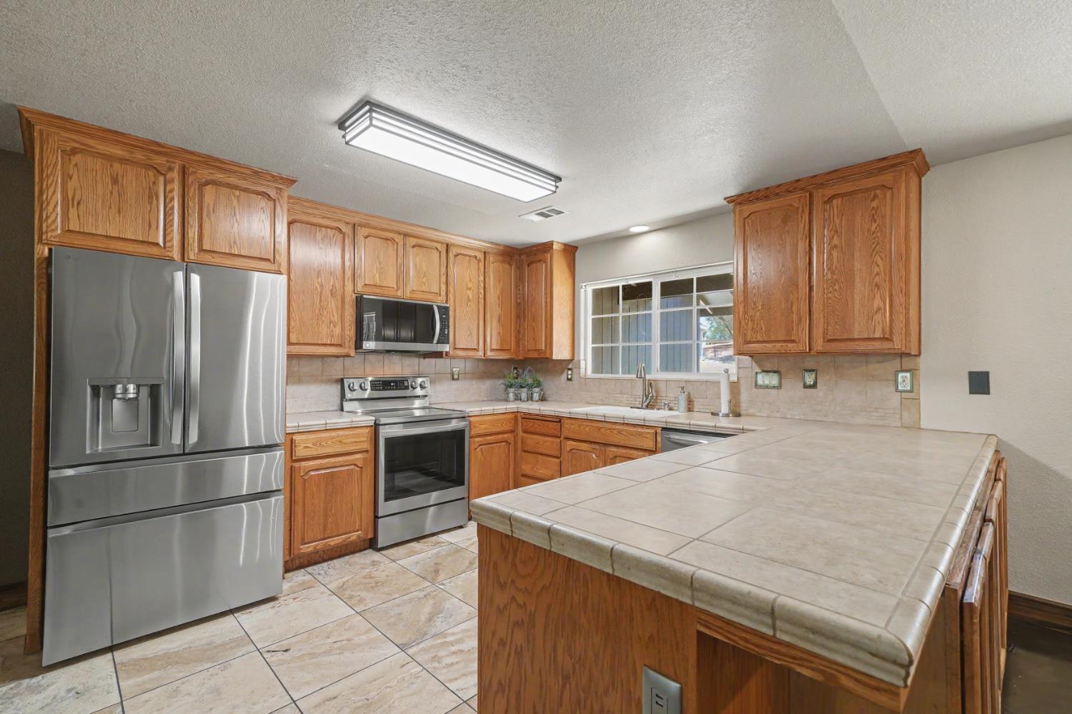 2384 Choctaw Rd, Copperopolis, CA 95228
