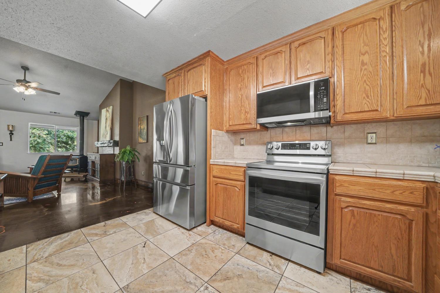 2384 Choctaw Rd, Copperopolis, CA 95228