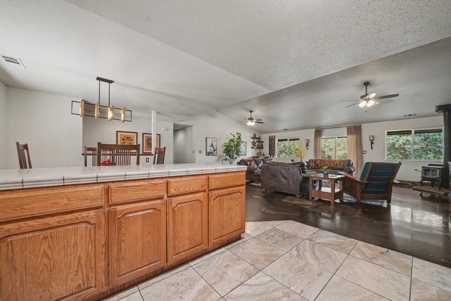 2384 Choctaw Rd, Copperopolis, CA 95228