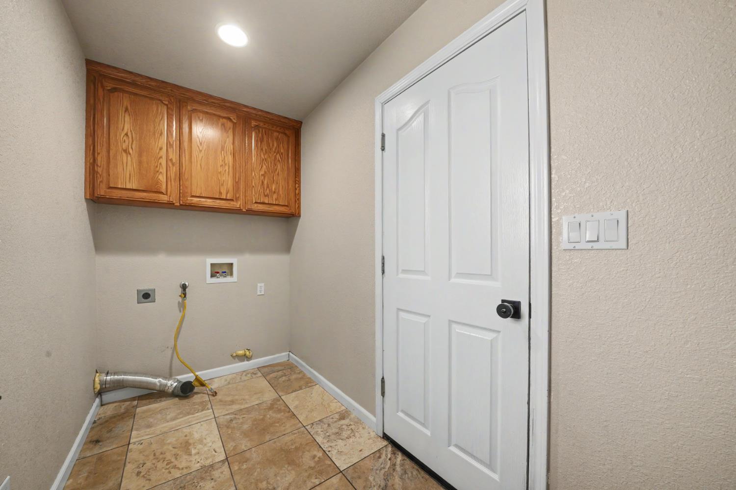 2384 Choctaw Rd, Copperopolis, CA 95228
