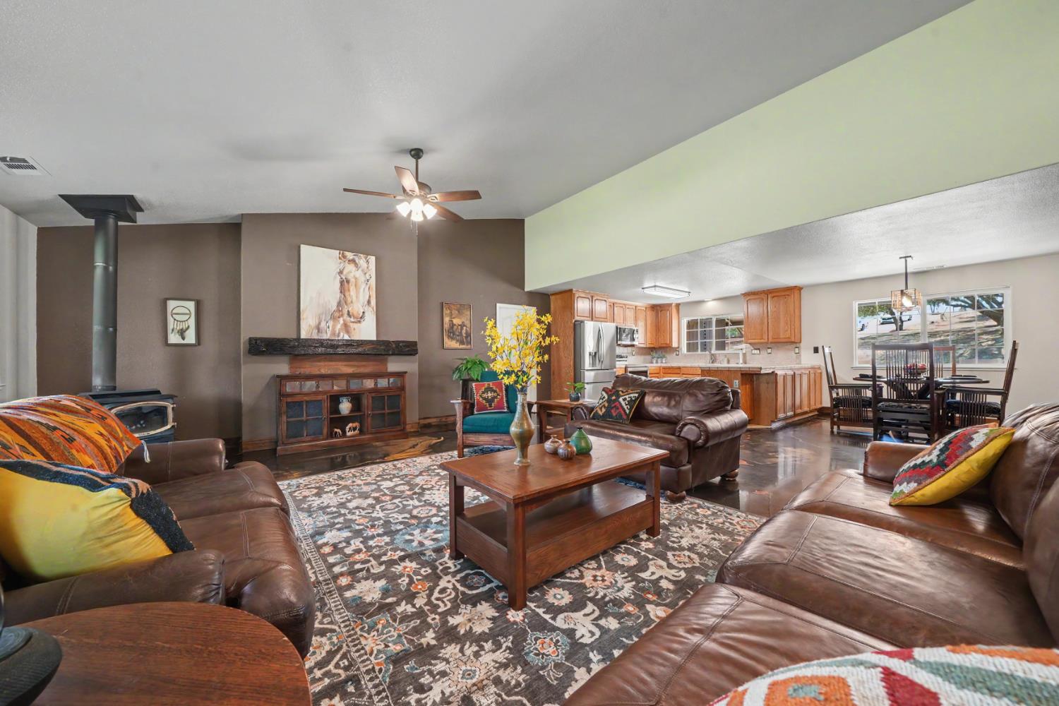 2384 Choctaw Rd, Copperopolis, CA 95228