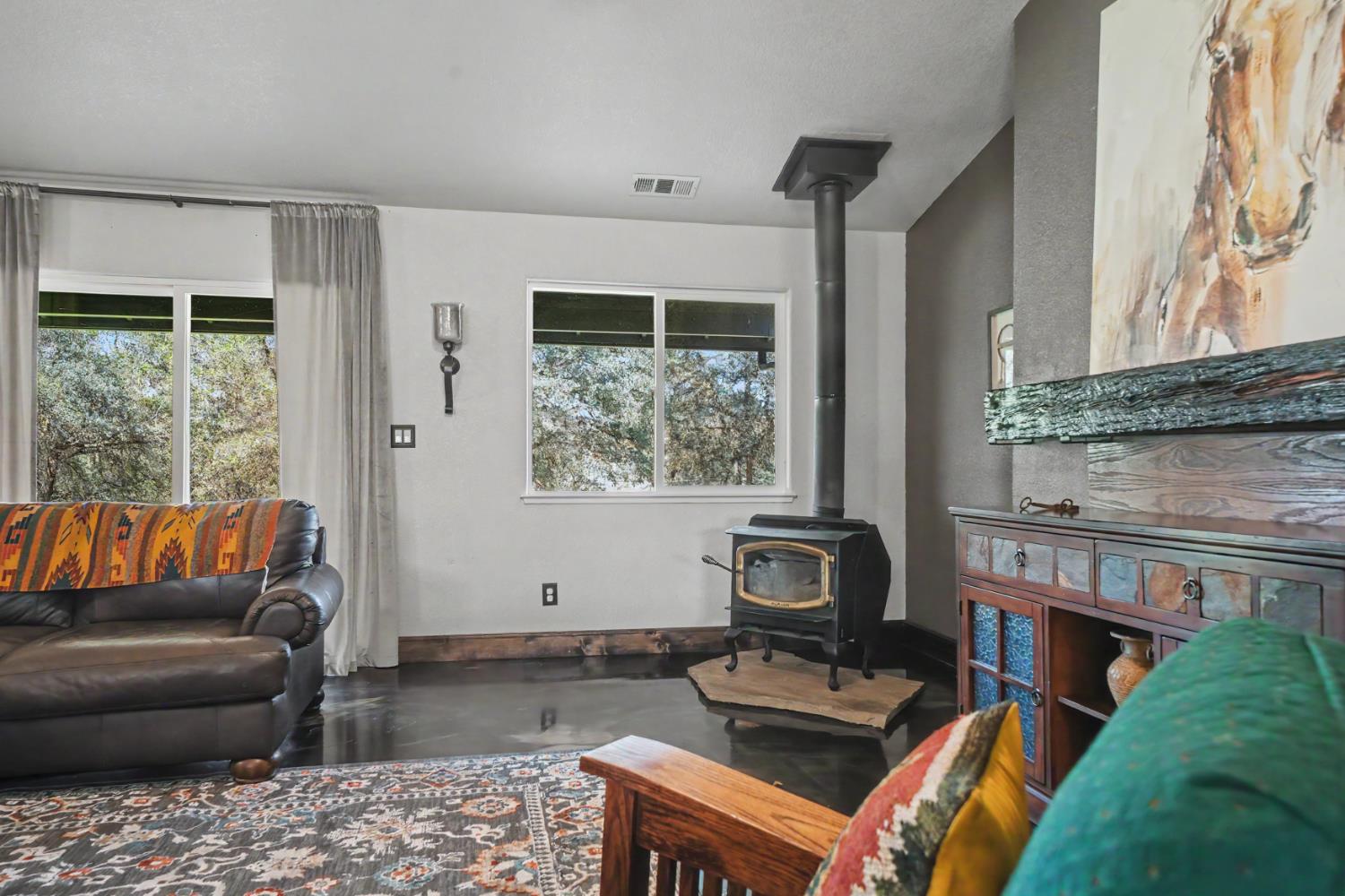 2384 Choctaw Rd, Copperopolis, CA 95228