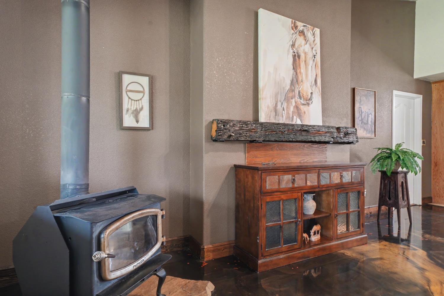 2384 Choctaw Rd, Copperopolis, CA 95228