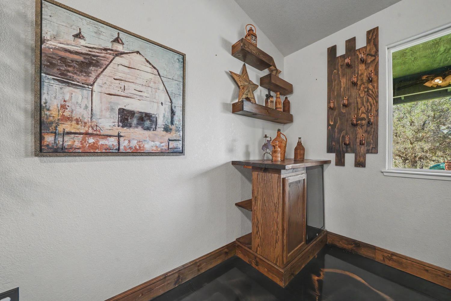 2384 Choctaw Rd, Copperopolis, CA 95228