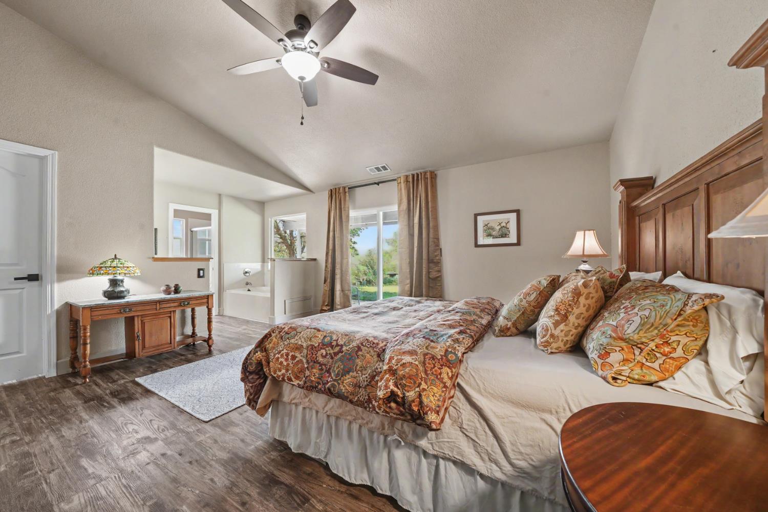 2384 Choctaw Rd, Copperopolis, CA 95228