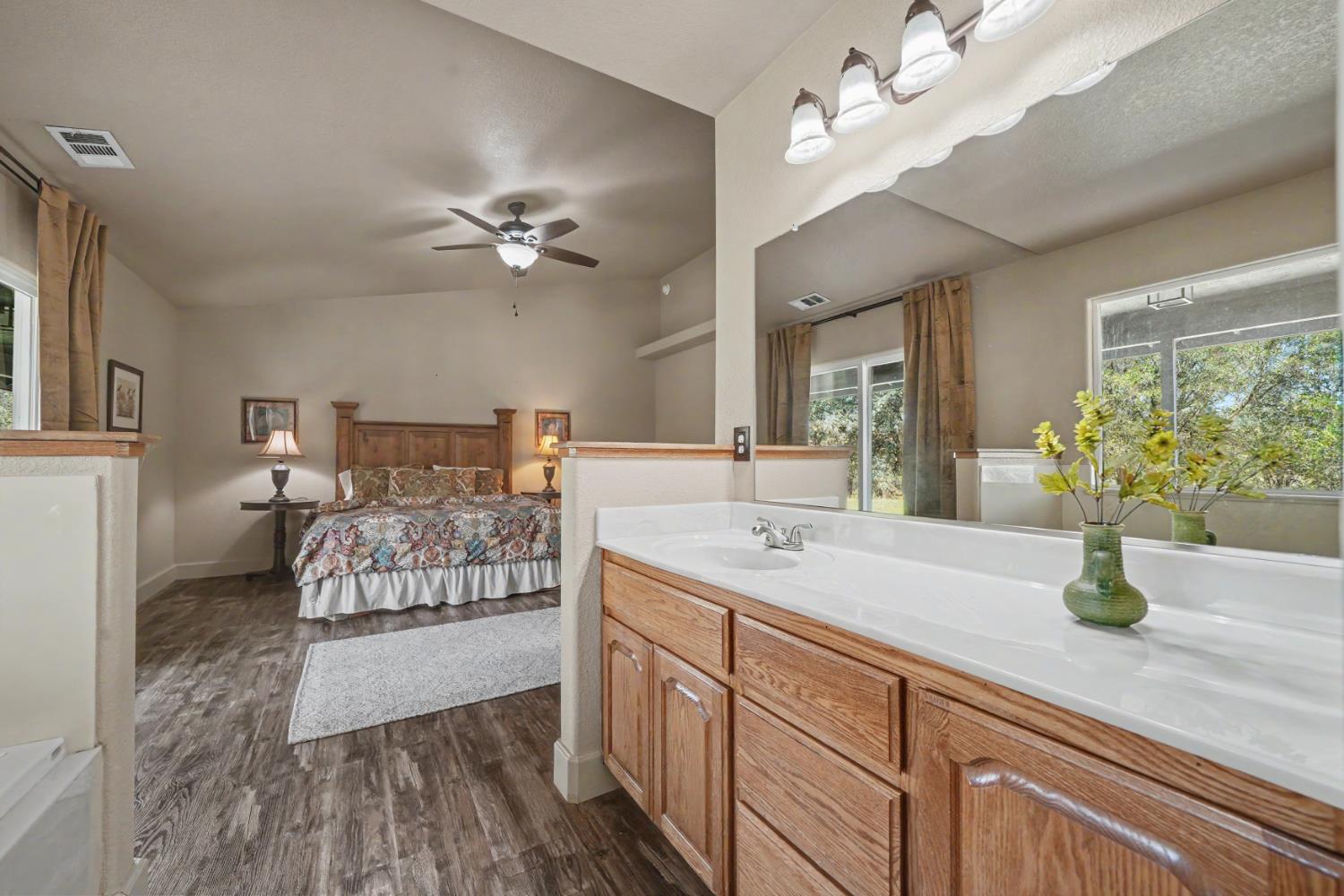 2384 Choctaw Rd, Copperopolis, CA 95228