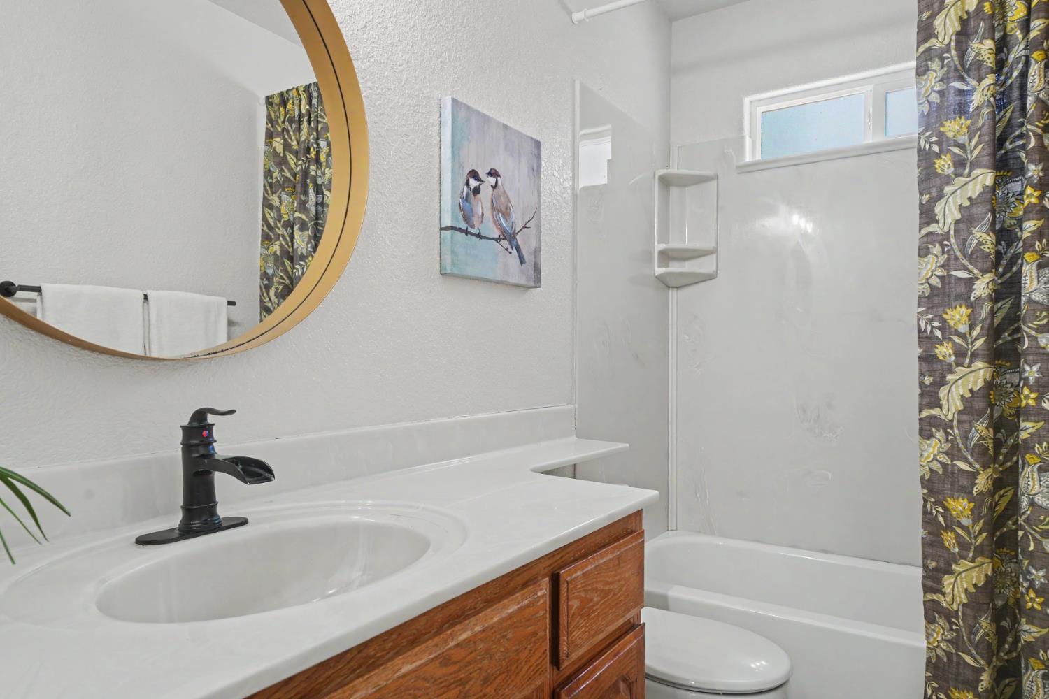 2384 Choctaw Rd, Copperopolis, CA 95228