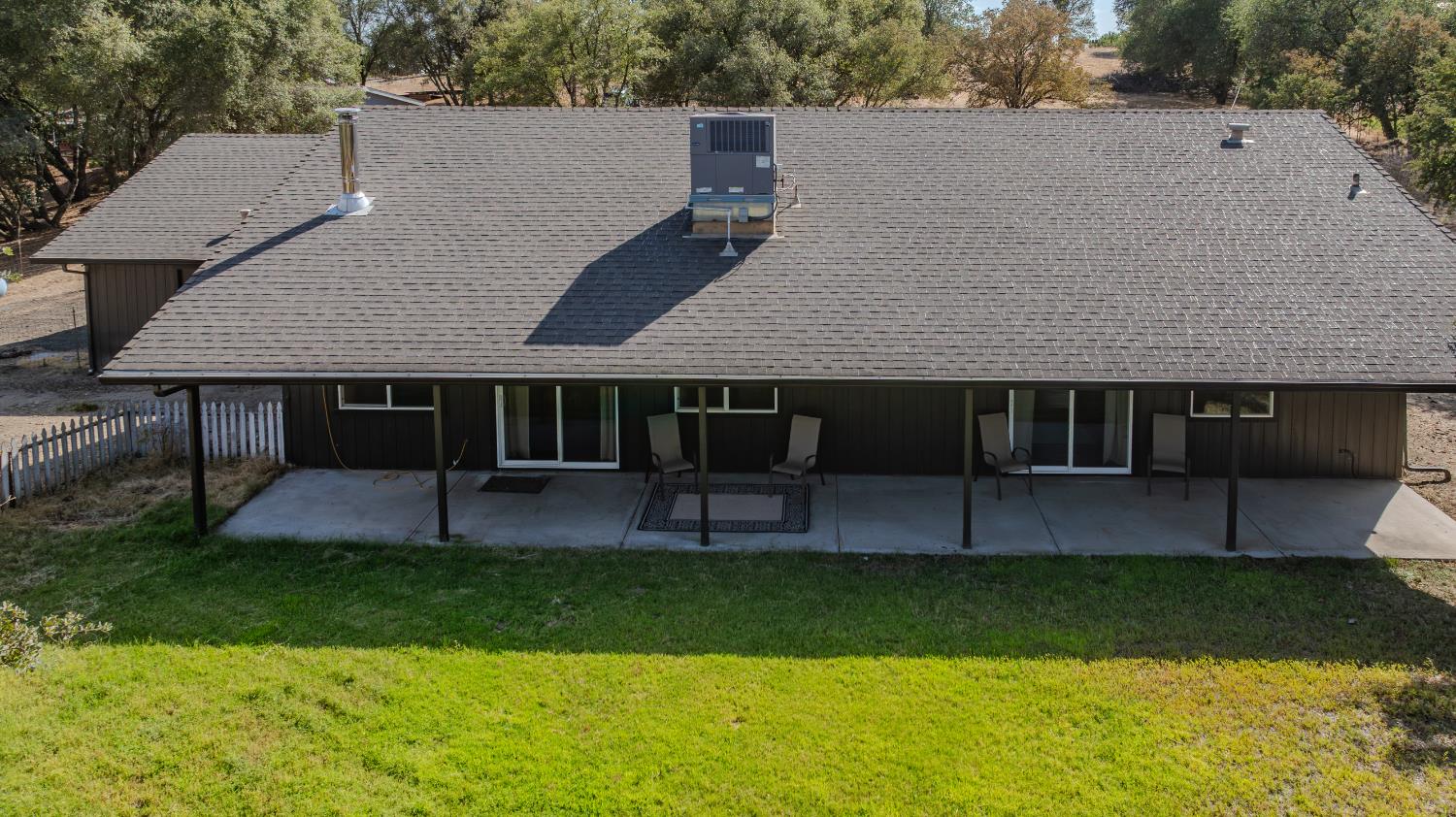 2384 Choctaw Rd, Copperopolis, CA 95228