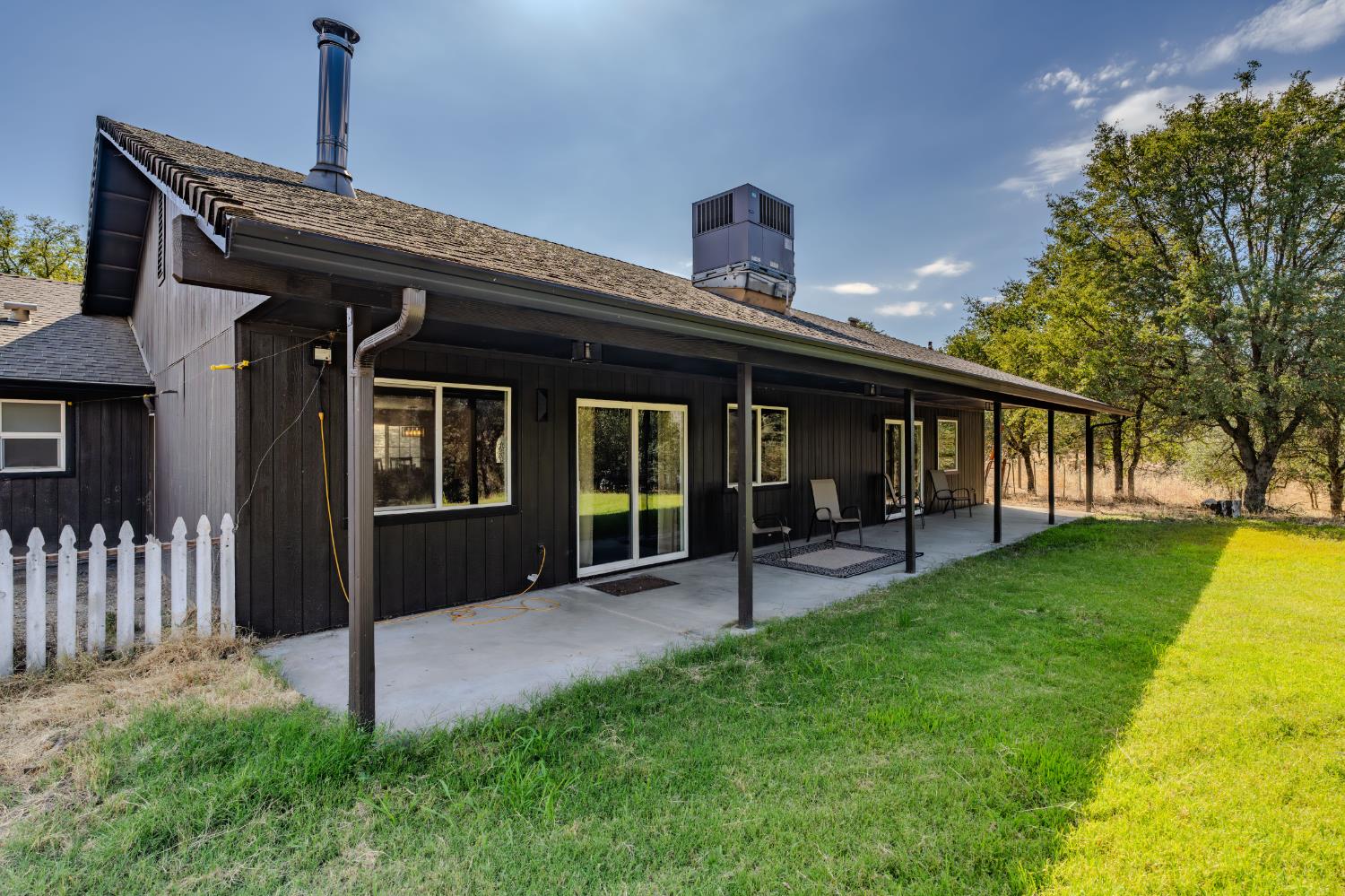 2384 Choctaw Rd, Copperopolis, CA 95228