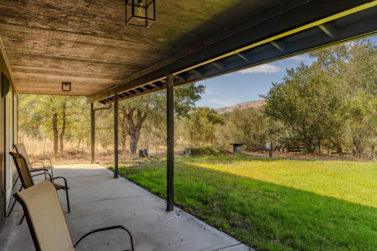2384 Choctaw Rd, Copperopolis, CA 95228