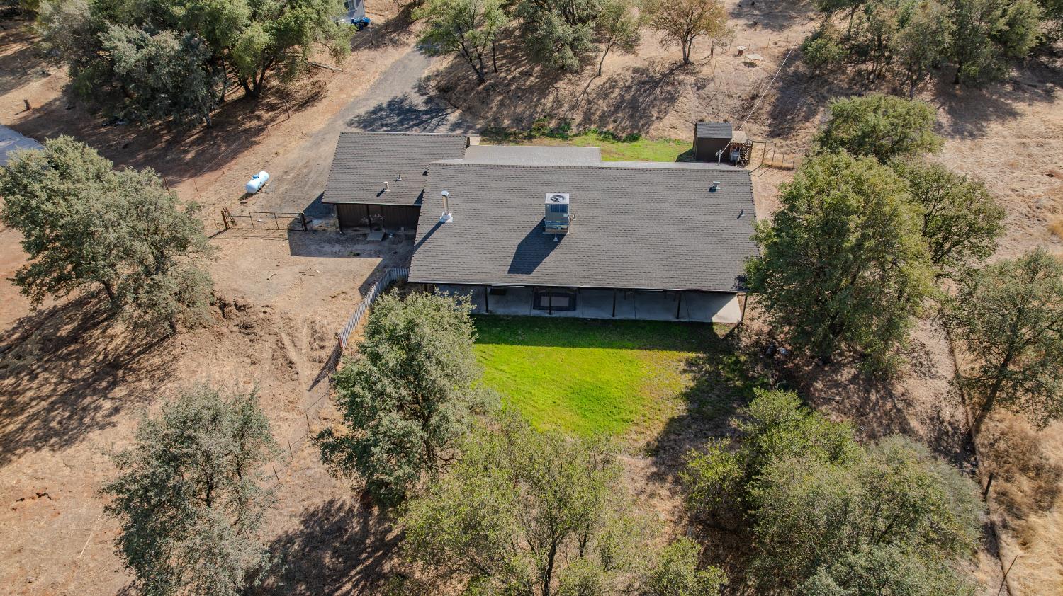 2384 Choctaw Rd, Copperopolis, CA 95228