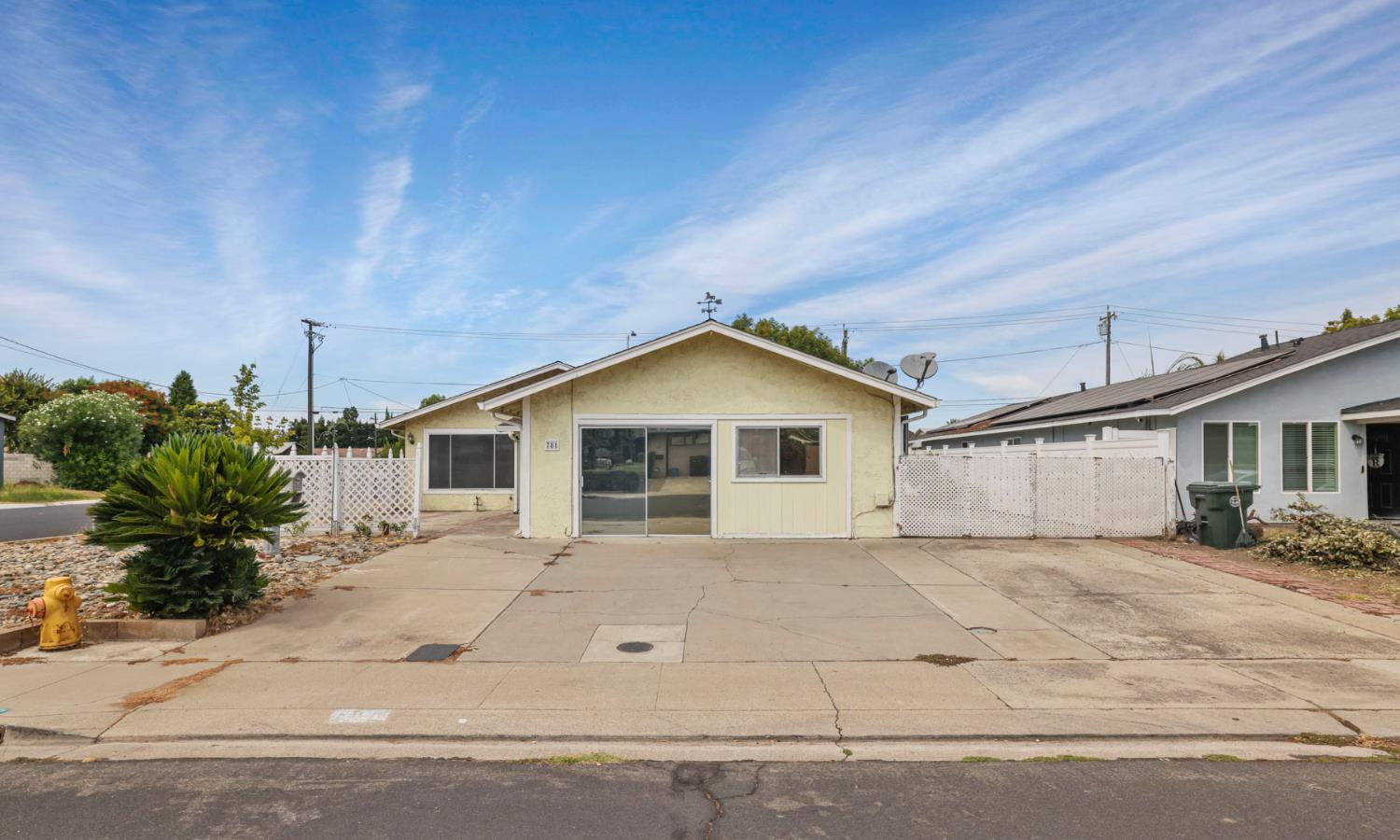 781 Camino Ct, Manteca, CA 95336
