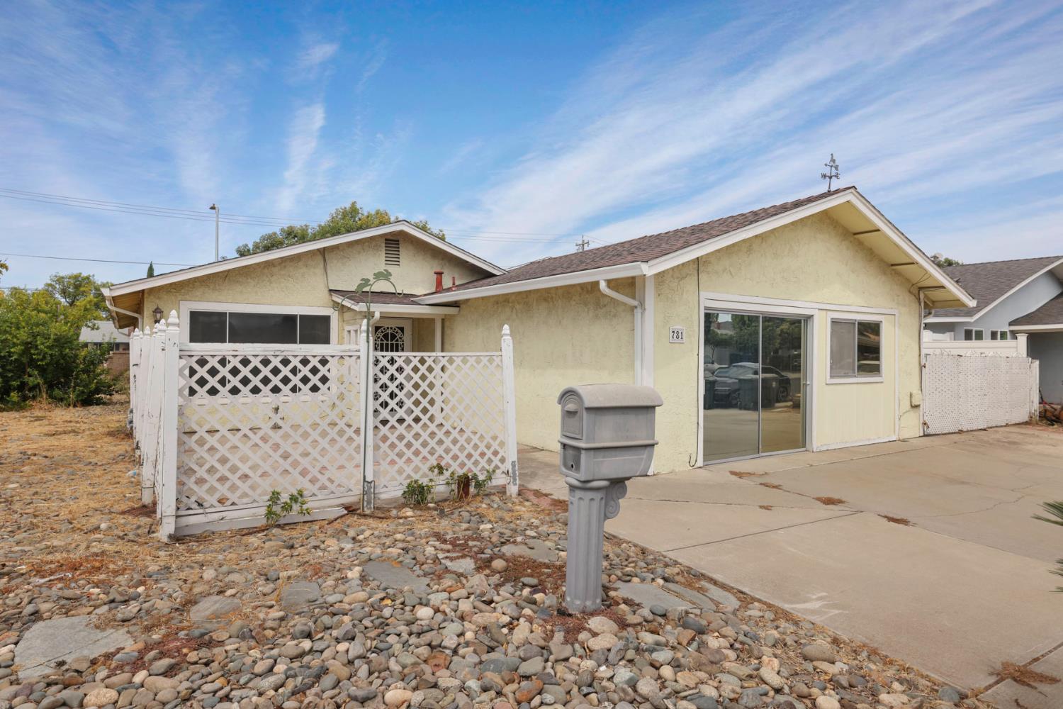 781 Camino Ct, Manteca, CA 95336