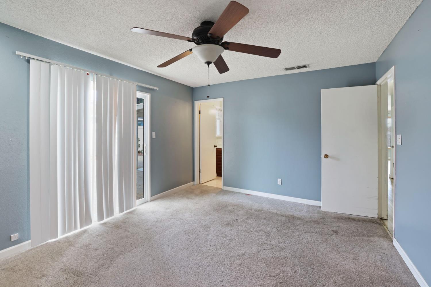 781 Camino Ct, Manteca, CA 95336