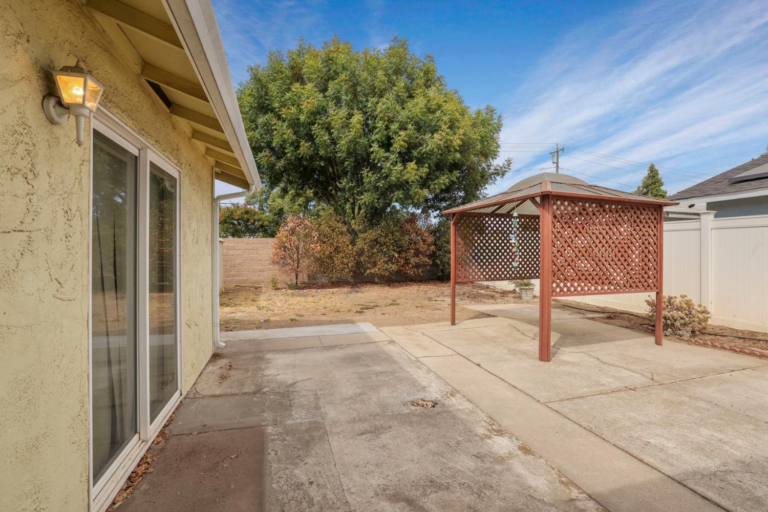 781 Camino Ct, Manteca, CA 95336