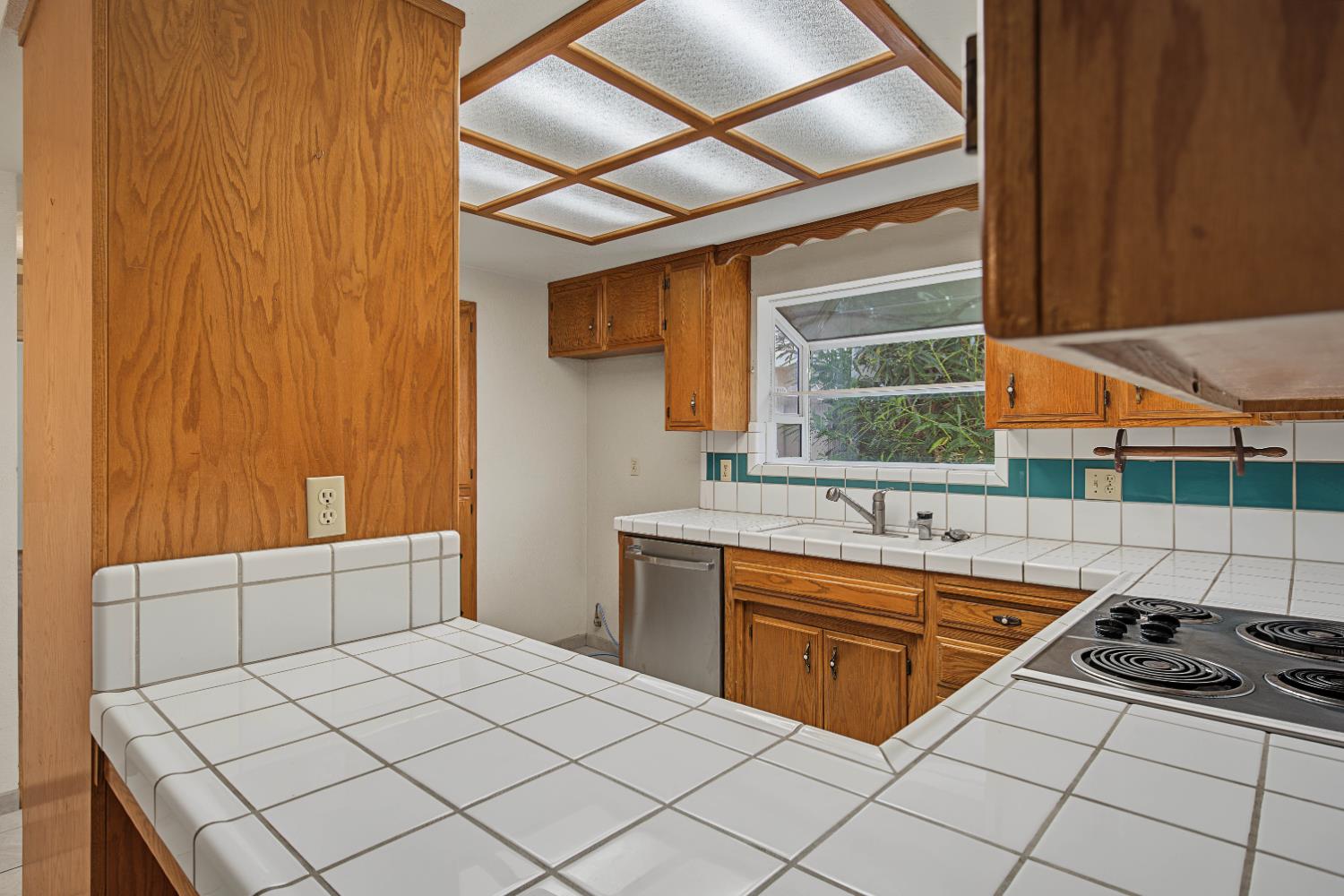 749 Meadow Way, Manteca, CA 95336